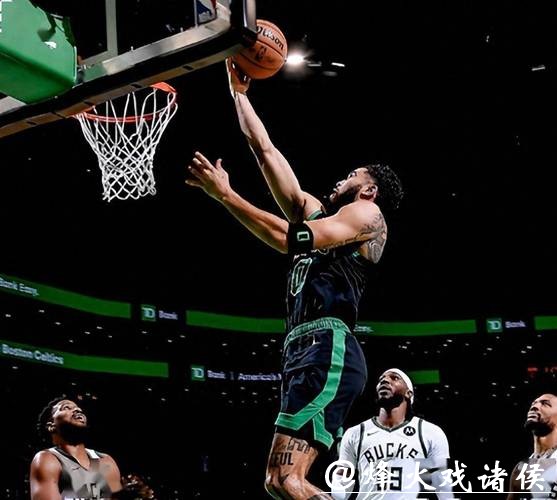 塔图姆31+12字母哥43+13 凯尔特人逆转胜雄鹿 塔图姆31+12字母哥43+13 凯尔特人逆转胜雄鹿