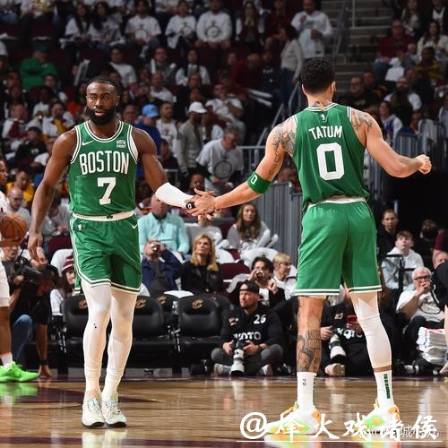 塔图姆31+12字母哥43+13 凯尔特人逆转胜雄鹿 塔图姆31+12字母哥43+13 凯尔特人逆转胜雄鹿